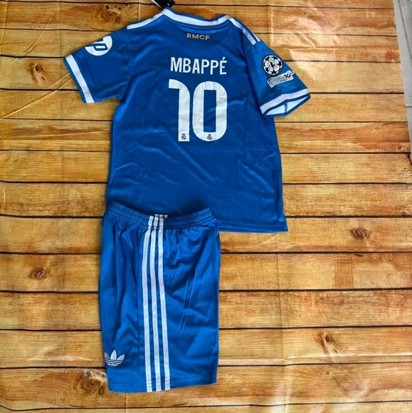 Real Madrid Kylian Mbappé 2025-26 Set For Kids - Picture 1 of 7